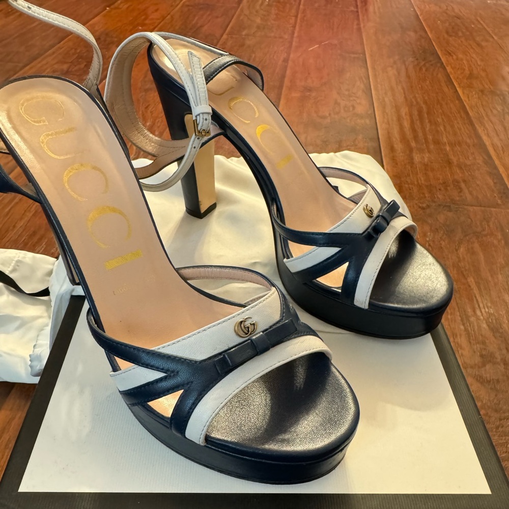 Gucci leather sandals